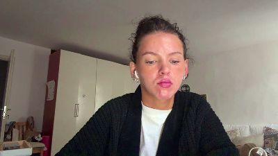 NoellaNadine live cam on Cam4