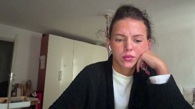 NoellaNadine live cam on Cam4