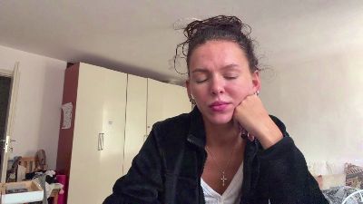 NoellaNadine live cam on Cam4