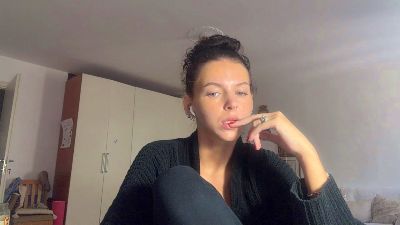 NoellaNadine live cam on Cam4