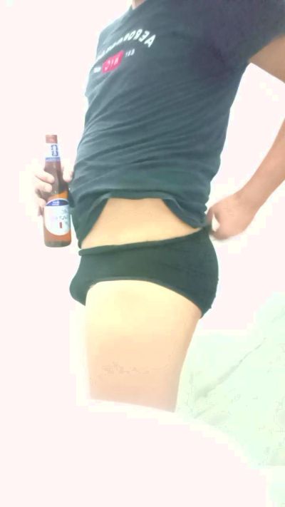 Nogal42 live cam on Cam4