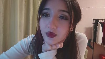 NohemiMcfatter live cam on Cam4