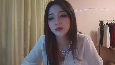 NohemiMcfatter live cam on Cam4