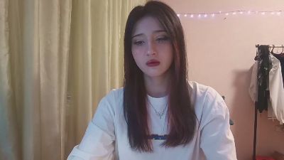 NohemiMcfatter live cam on Cam4