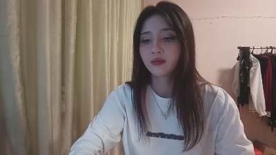 NohemiMcfatter live cam on Cam4