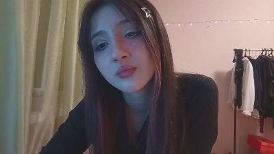 NohemiMcfatter live cam on Cam4