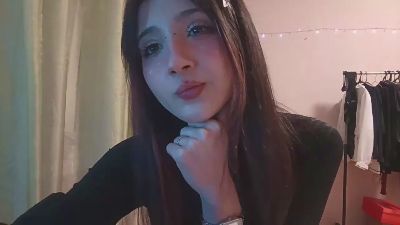 NohemiMcfatter live cam on Cam4