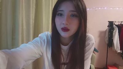 NohemiMcfatter live cam on Cam4
