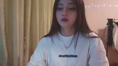 NohemiMcfatter live cam on Cam4