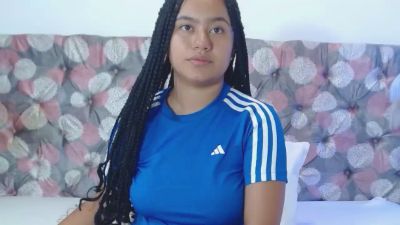 NoiraVale live cam on Cam4