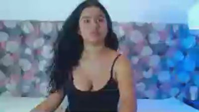 NoiraVale live cam on Cam4