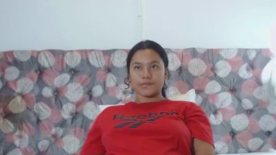 NoiraVale live cam on Cam4