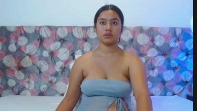 NoiraVale live cam on Cam4