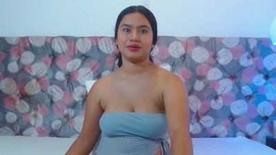 NoiraVale live cam on Cam4