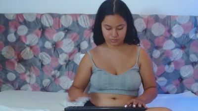 NoiraVale live cam on Cam4