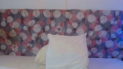 NoiraVale live cam on Cam4