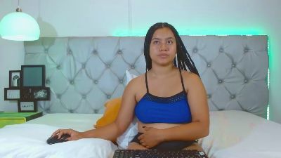 NoiraVale live cam on Cam4