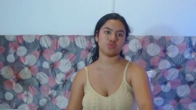 NoiraVale live cam on Cam4
