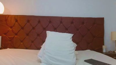 NoiraVale live cam on Cam4