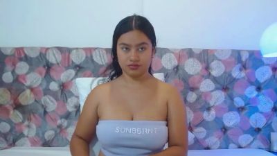 NoiraVale live cam on Cam4