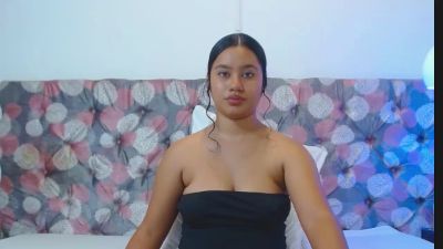 NoiraVale live cam on Cam4