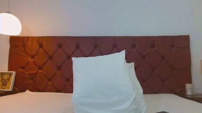 NoiraVale live cam on Cam4