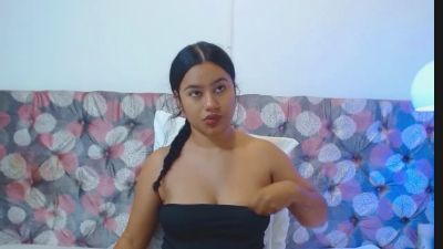 NoiraVale live cam on Cam4