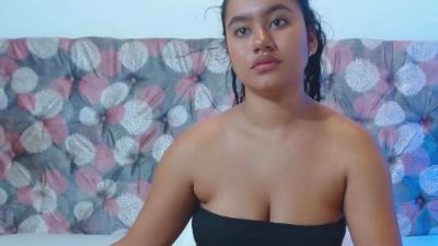 NoiraVale live cam on Cam4
