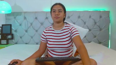 NoiraVale live cam on Cam4