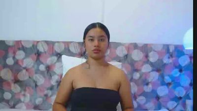 NoiraVale live cam on Cam4