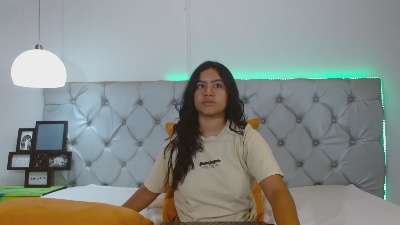 NoiraVale live cam on Cam4