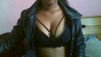 Nomena22 live cam on Cam4