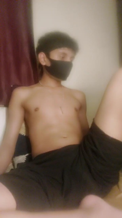 Nomi270 live cam on Cam4
