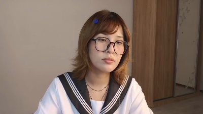 NonaGividen live cam on Cam4