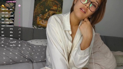 NonaGividen live cam on Cam4