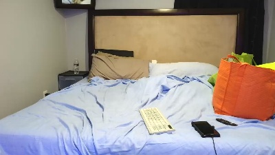 Noneyabizz live cam on Cam4