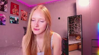 NoraVeylan live cam on Cam4