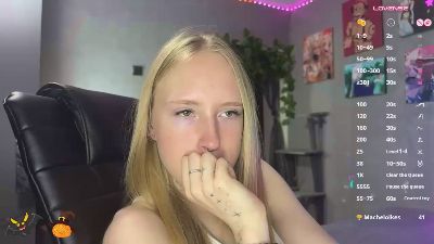 NoraVeylan live cam on Cam4
