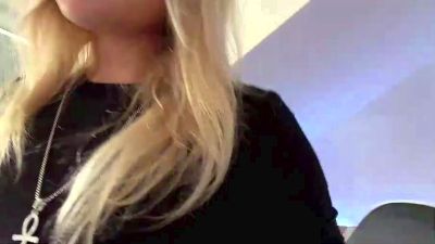 NoreneLlano live cam on Cam4
