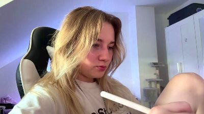 NoreneLlano live cam on Cam4