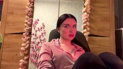 NoreneSimokat live cam on Cam4