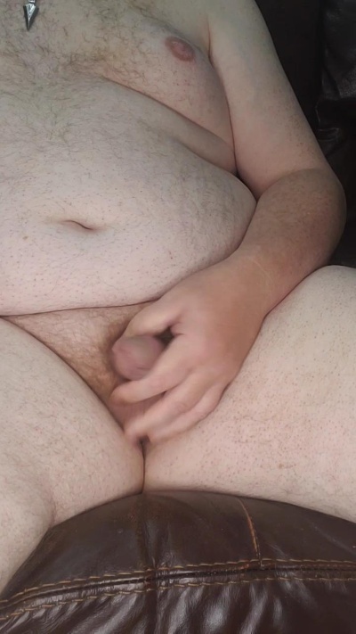 NotSoShyGuy43 live cam on Cam4