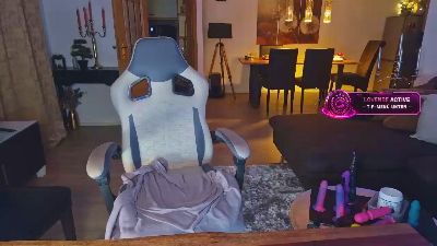 Nova_cham live cam on Cam4