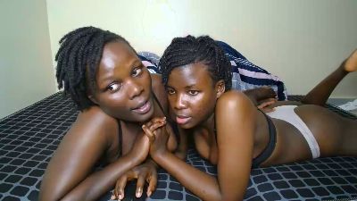 Nova_mila live cam on Cam4