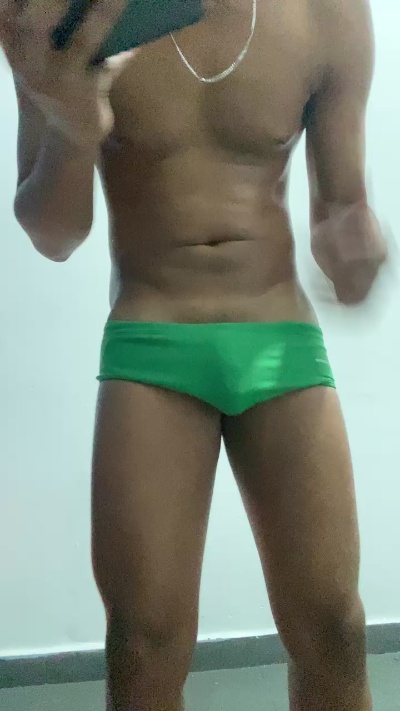 Novinho18_rs live cam on Cam4