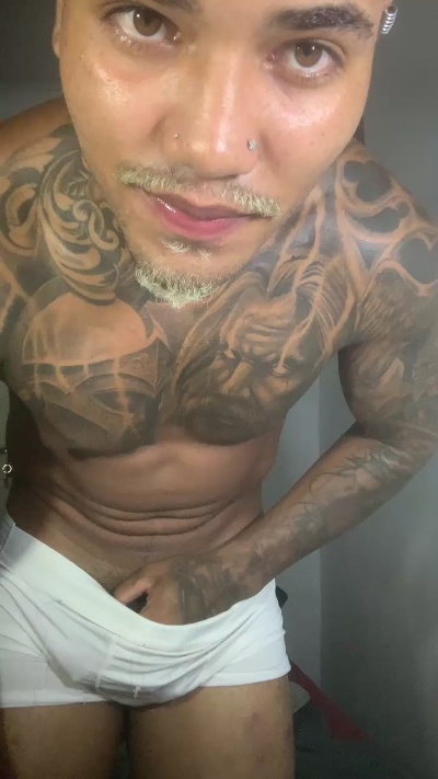 Novinhoerrej live cam on Cam4
