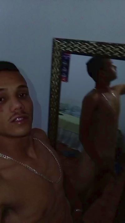 Novinhofoguento live male webcam from Brazil