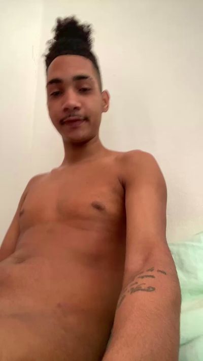 Novinhomineir live cam on Cam4