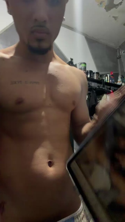 Novinhorj01 live cam on Cam4