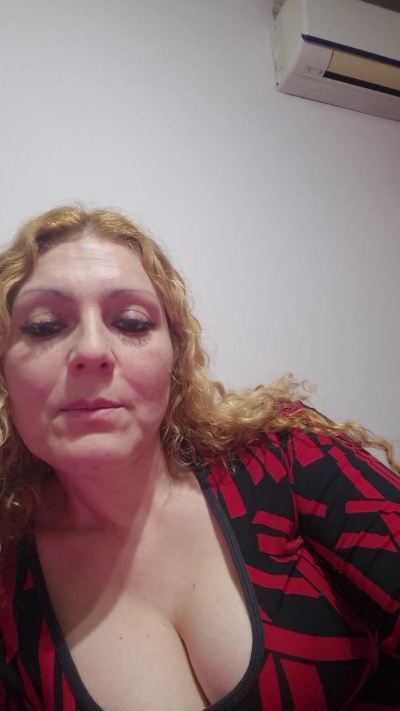 NoxVeloura live cam on Cam4